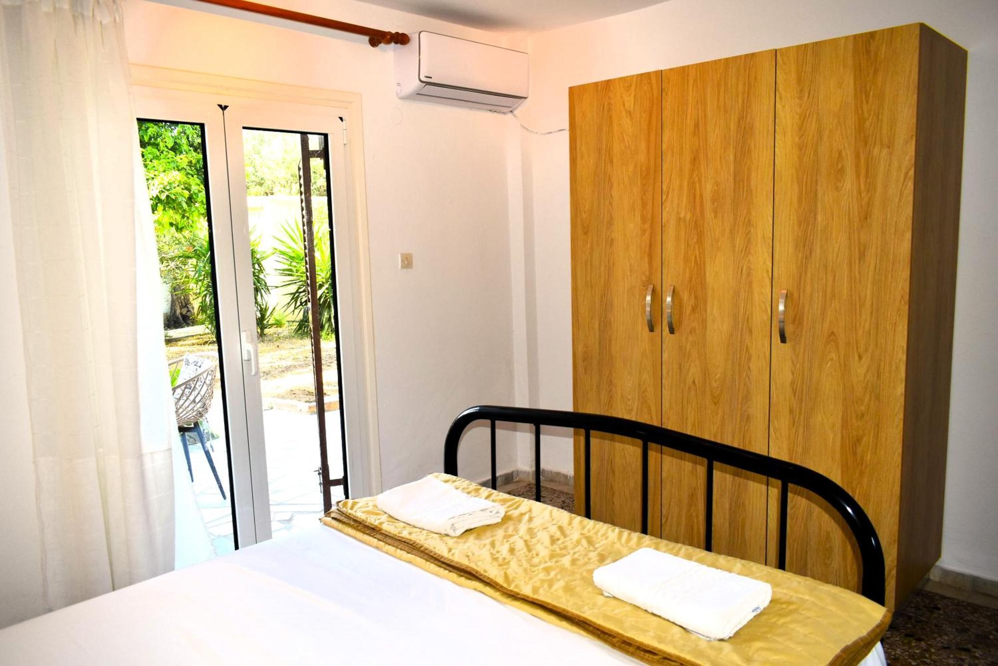 Gianna Seaside Apartment คูตซูนารี ภายนอก รูปภาพ