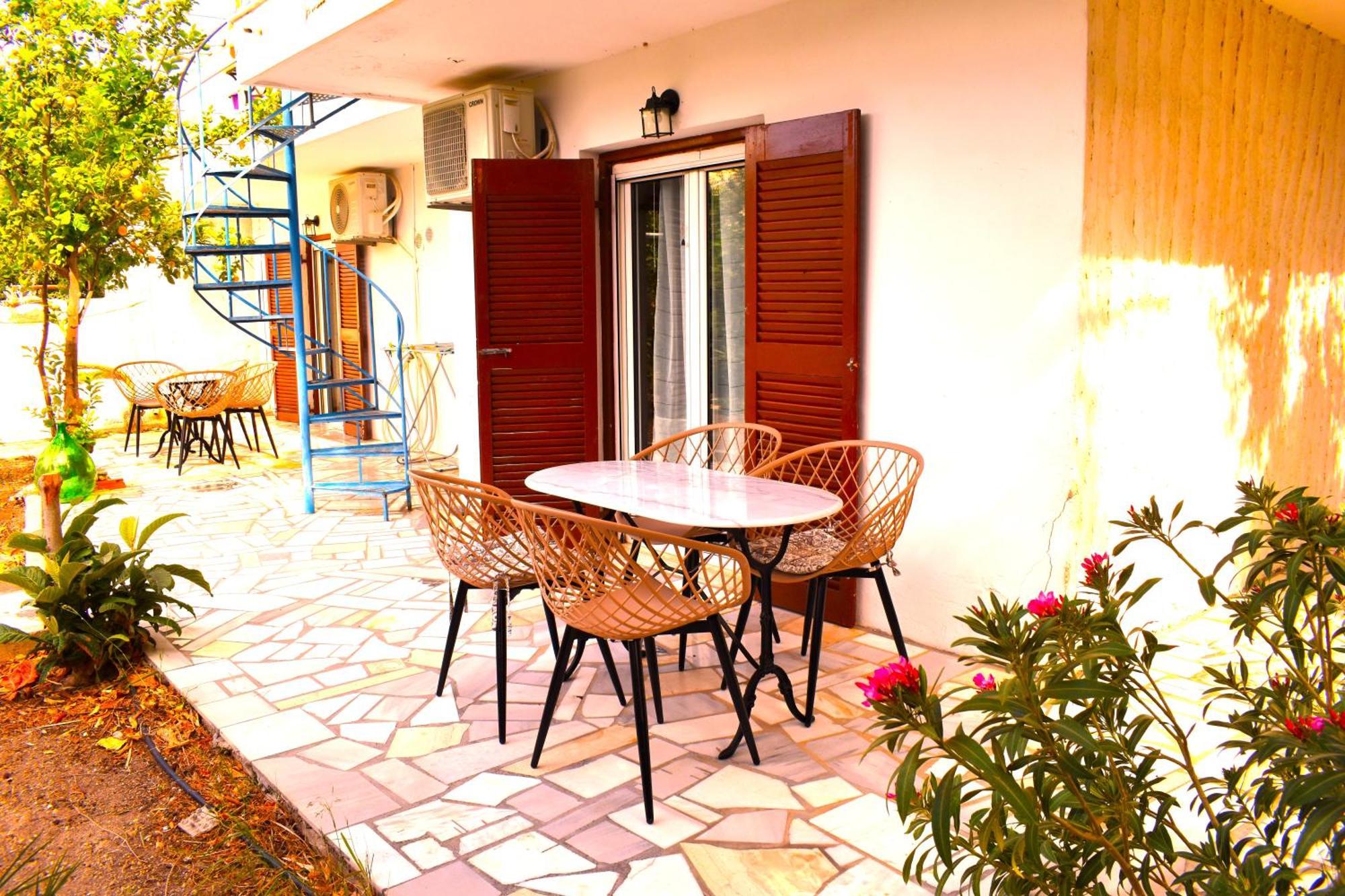 Gianna Seaside Apartment คูตซูนารี ภายนอก รูปภาพ